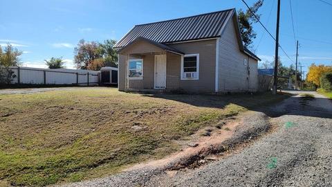 109 N 7th St, Mcloud, OK 74851 photo 3