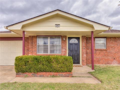 301 Elder Ln, Mustang, OK 73064 photo 2