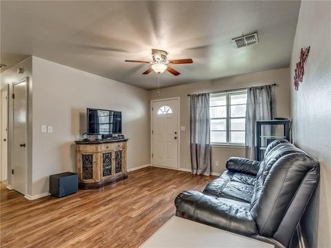 301 Elder Ln, Mustang, OK 73064 photo 5