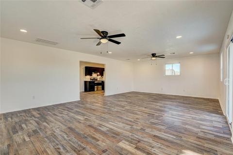 418 N Cimarron Rd, Tuttle, OK 73089 photo 4