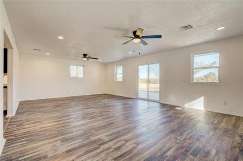 418 N Cimarron Rd, Tuttle, OK 73089 photo 5