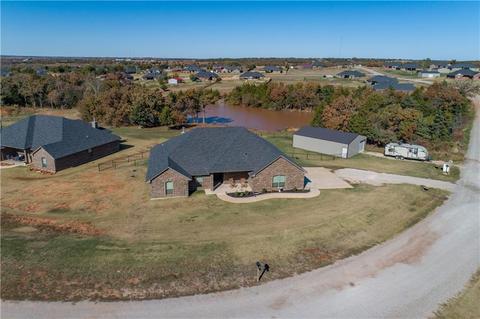 285 Cedar Tree Cir, Guthrie, OK 73044 photo 2