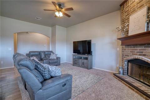 285 Cedar Tree Cir, Guthrie, OK 73044 photo 6