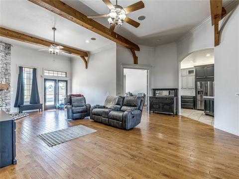 500 Chad Dr, Tuttle, OK 73089 photo 5