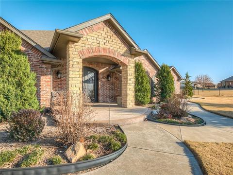 312 Hannah Dr, Tuttle, OK 73089 photo 2