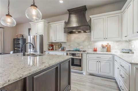 3201 Basanova Dr, Edmond, OK 73034 photo 5