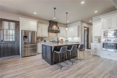 3201 Basanova Dr, Edmond, OK 73034 photo 4