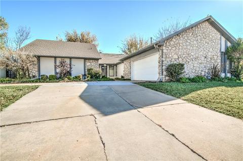 2012 Brookhaven Dr, Edmond, OK 73034 photo 1