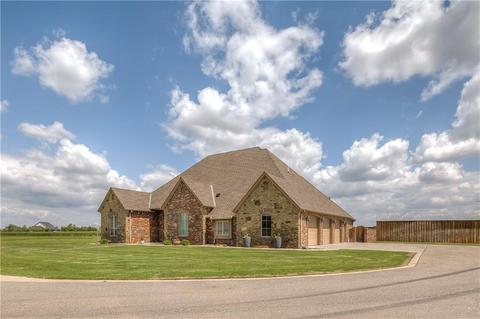 511 Chisholm Trl, Watonga, OK 73772 photo 2