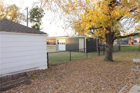 305 SE 1st St, Tuttle, OK 73089 photo 17