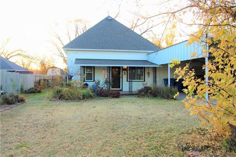 305 SE 1st St, Tuttle, OK 73089 photo 1
