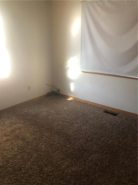 314 E Johnny Bench St, Binger, OK 73009 photo 8