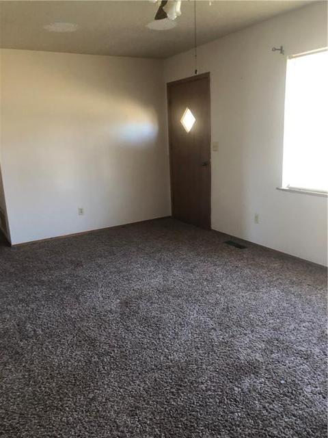 314 E Johnny Bench St, Binger, OK 73009 photo 13