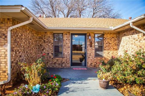 154 Regency Dr, Clinton, OK 73601 photo 3