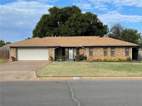 154 Regency Dr, Clinton, OK 73601 photo 1