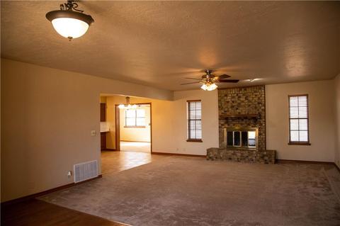 154 Regency Dr, Clinton, OK 73601 photo 5