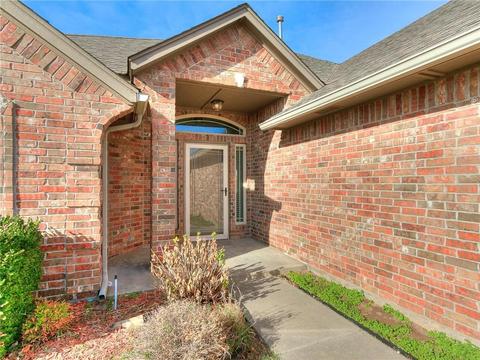 3005 Elmo Way, Moore, OK 73160 photo 2