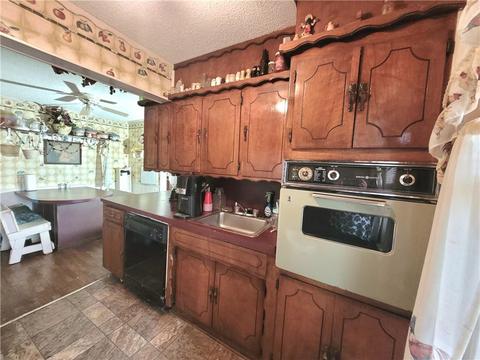 702 E Boston St, Okemah, OK 74859 photo 8