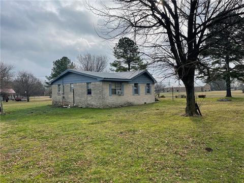 702 E Boston St, Okemah, OK 74859 photo 6