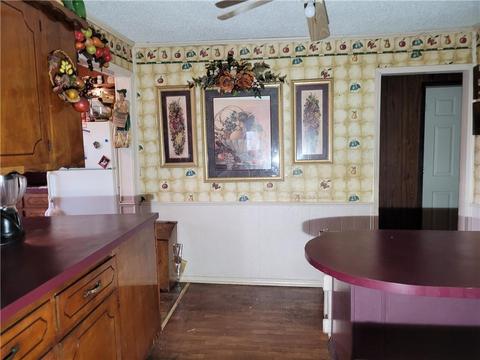702 E Boston St, Okemah, OK 74859 photo 10