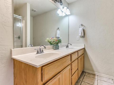 4016 Queens Dr, Moore, OK 73160 photo 19