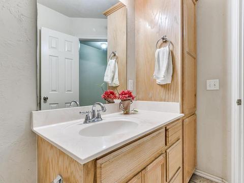 4016 Queens Dr, Moore, OK 73160 photo 28
