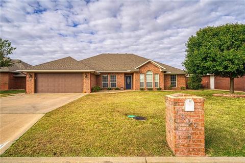 509 Peacock Cir, Altus, OK 73521 photo 2