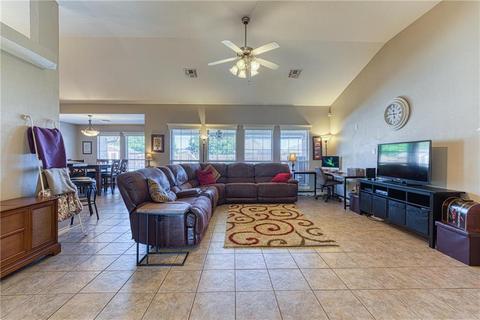 509 Peacock Cir, Altus, OK 73521 photo 4