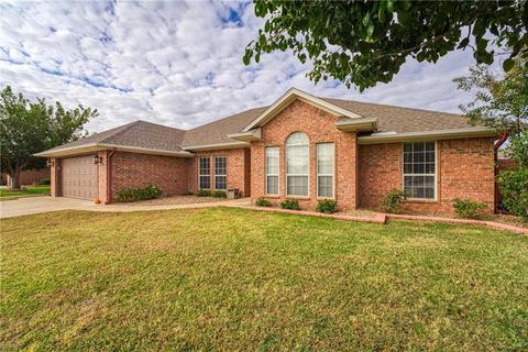 509 Peacock Cir, Altus, OK 73521 photo 3
