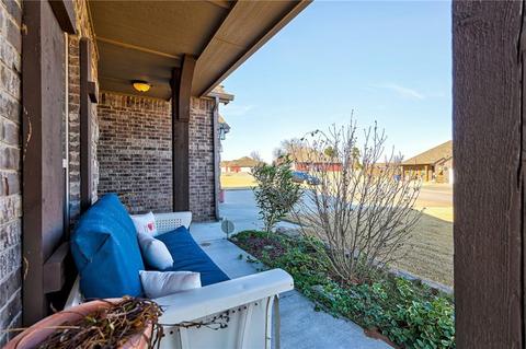 303 Hillside Dr, Harrah, OK 73045 photo 4