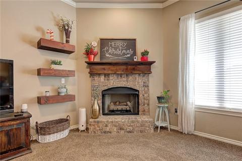 303 Hillside Dr, Harrah, OK 73045 photo 9