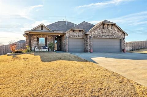 303 Hillside Dr, Harrah, OK 73045 photo 1