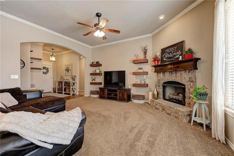 303 Hillside Dr, Harrah, OK 73045 photo 5