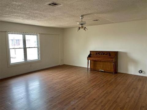 1017 Dollar St, Altus, OK 73521 photo 4