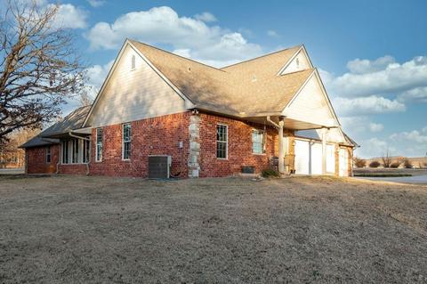 100 Brandon Dr, Mcloud, OK 74851 photo 5