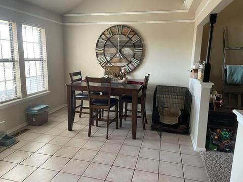 913 Randall Dr, Moore, OK 73160 photo 2