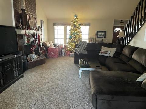 913 Randall Dr, Moore, OK 73160 photo 3