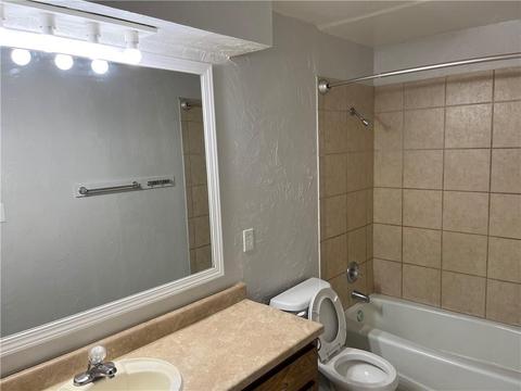 645 Railroad St, Tuttle, OK 73089 photo 4