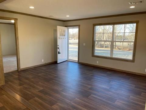 406 E 2nd St, Manitou, OK 73555 photo 3