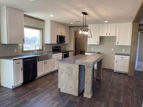 406 E 2nd St, Manitou, OK 73555 photo 5