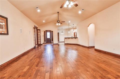307 Windsor Ln, Tuttle, OK 73089 photo 5