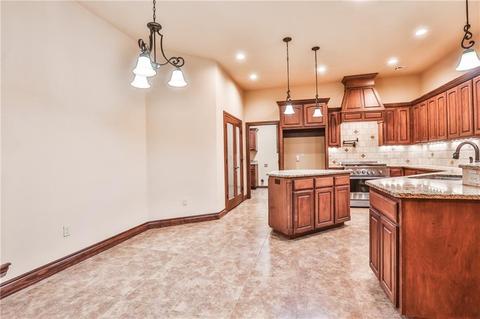 307 Windsor Ln, Tuttle, OK 73089 photo 6