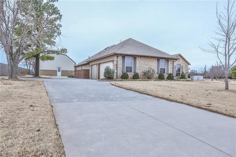 307 Windsor Ln, Tuttle, OK 73089 photo 3
