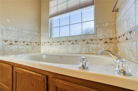 1828 White Tail Cir, Altus, OK 73521 photo 18
