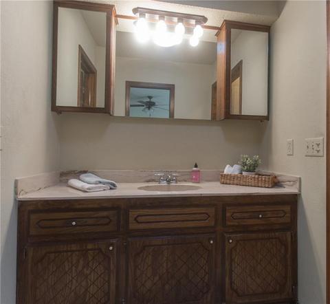 304 Christopher Todd Dr, Moore, OK 73160 photo 5