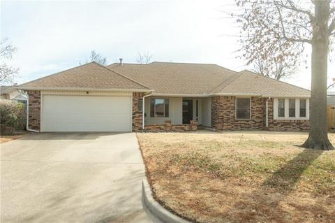 304 Christopher Todd Dr, Moore, OK 73160 photo 1