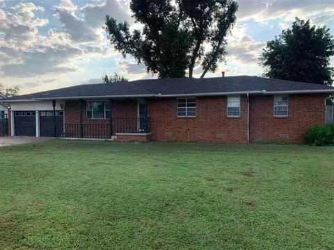 404 S 5th St, Cyril, OK 73029 photo 1