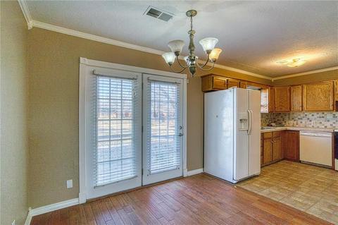 1716 N Crain Dr, Altus, OK 73521 photo 8