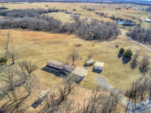 343 N Range Rd, Mcloud, OK 74851 photo 2