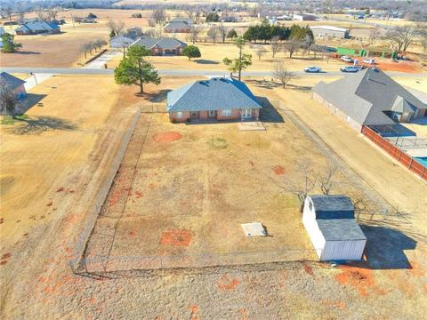 8 Willow Creek Dr, Tuttle, OK 73089 photo 3